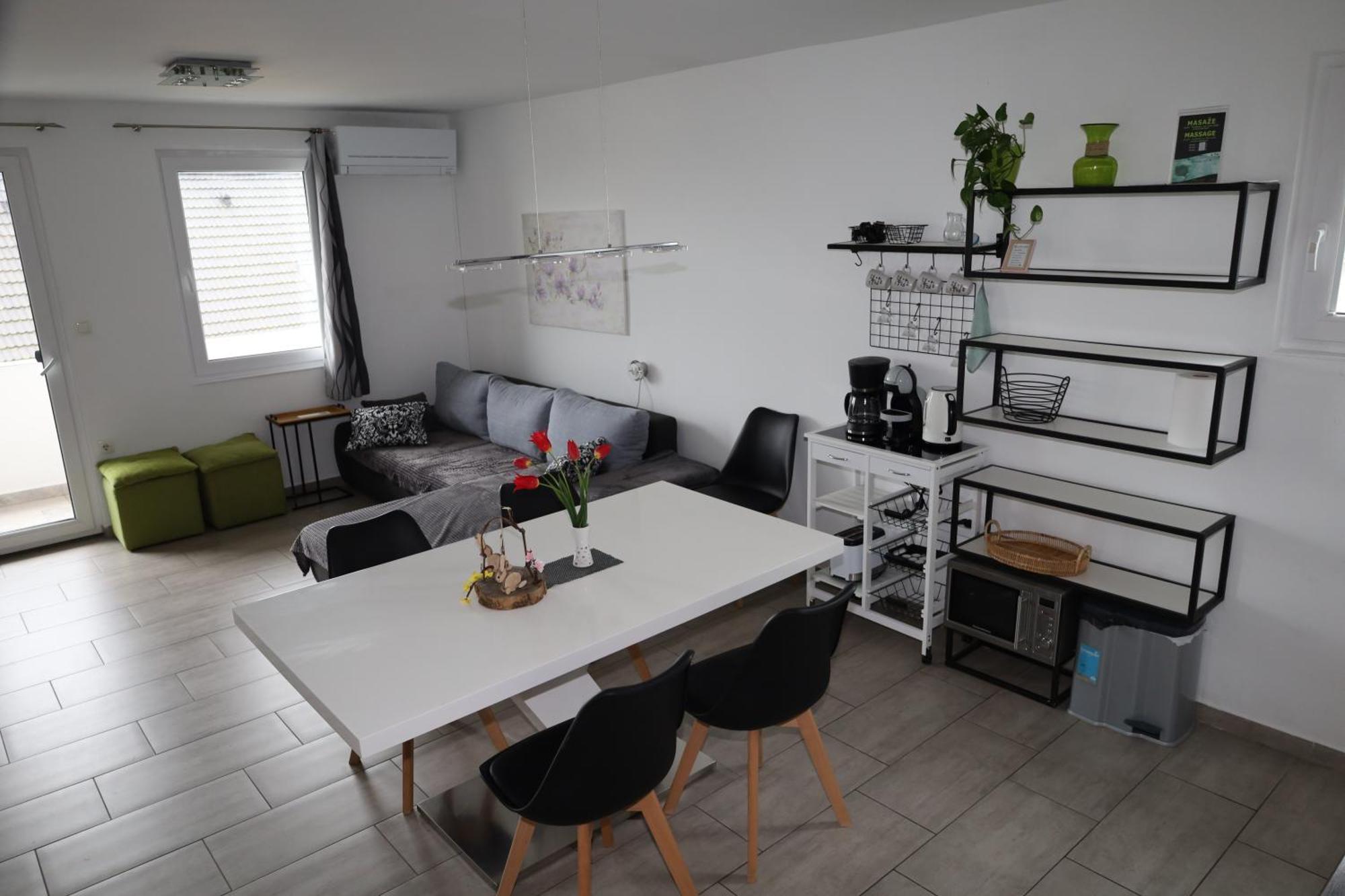 Apartma Javorscek โบเว็ก ภายนอก รูปภาพ