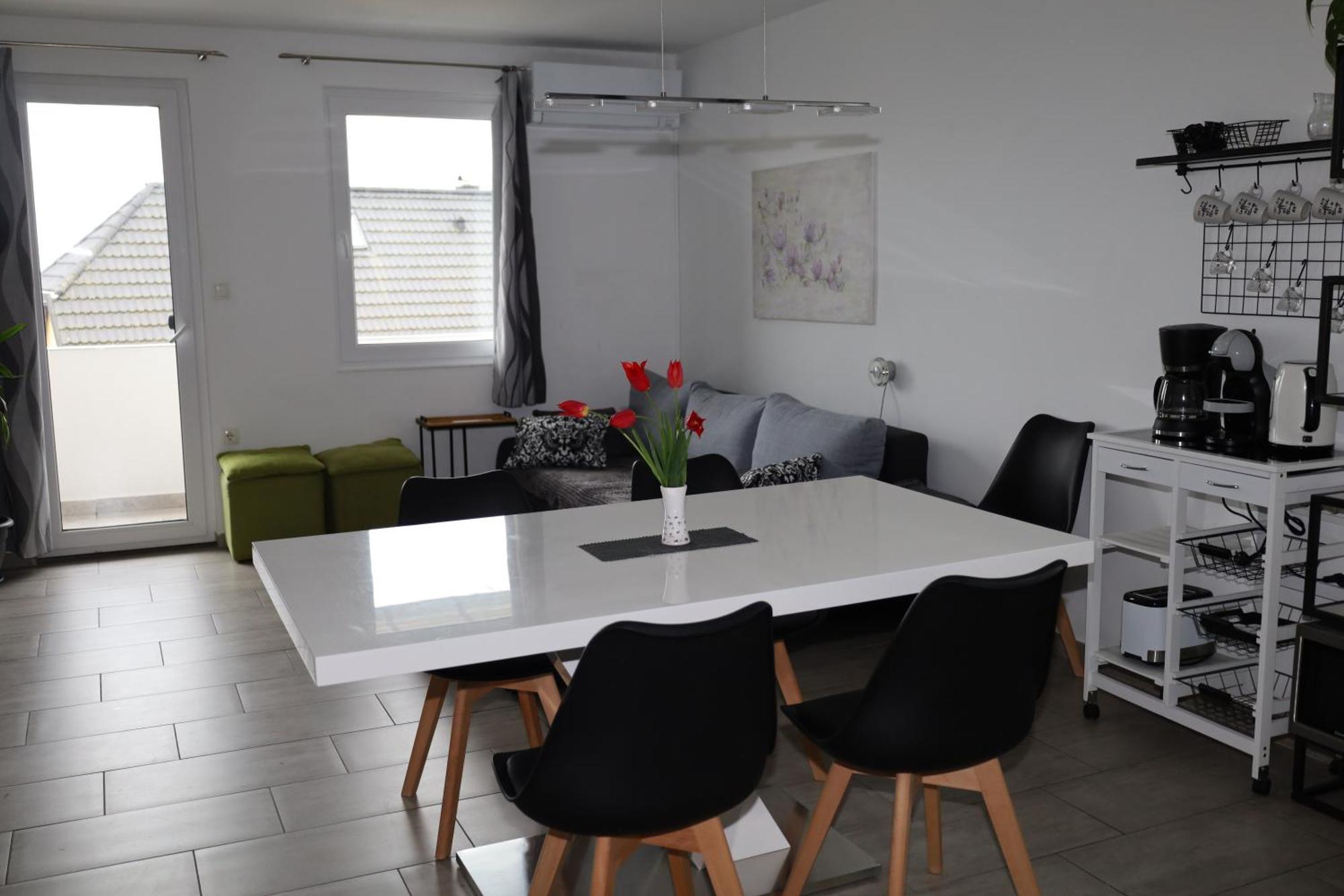 Apartma Javorscek โบเว็ก ภายนอก รูปภาพ
